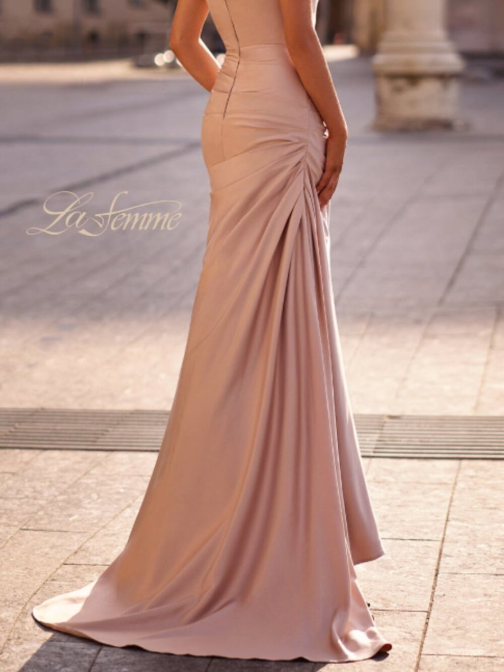 La Femme Off Shoulder Ruched Satin Trumpet Gown in Midnight Blue, size 10, NWOT! - Picture 10 of 11